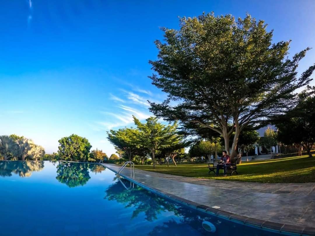 Birds Resort Хамбантота Экстерьер фото